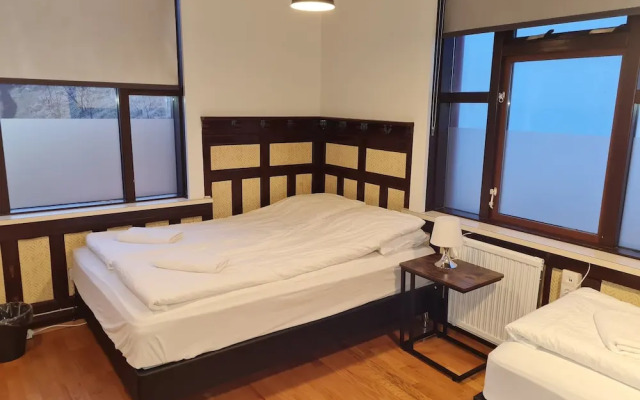 Lava Guesthouse
