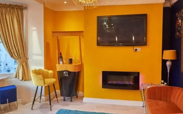 Flat in Kemptown. Road Opposite to Beach