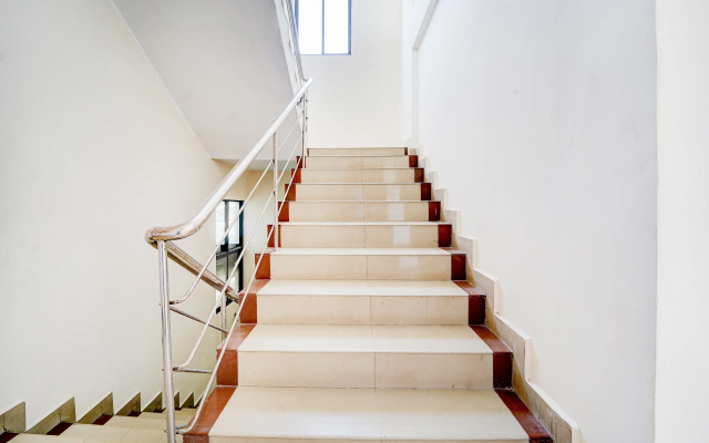 Super Townhouse Deshabhimani Road Kaloor Kochi