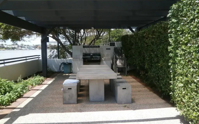 Goldsborough Place Apartments