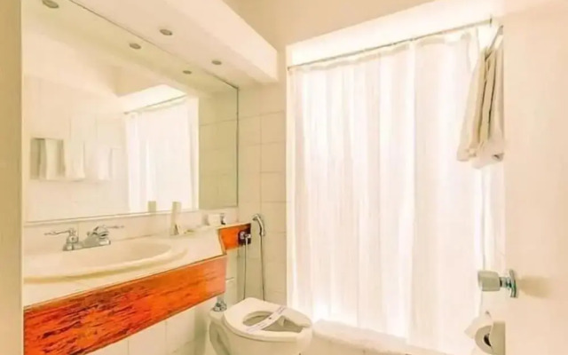 Hotel Cristina Suites
