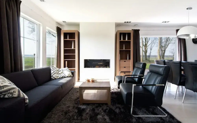 Villa in Parc de Kievit With Garden & Fireplace