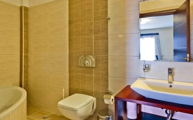 Socrates Studios and Apartments 4*