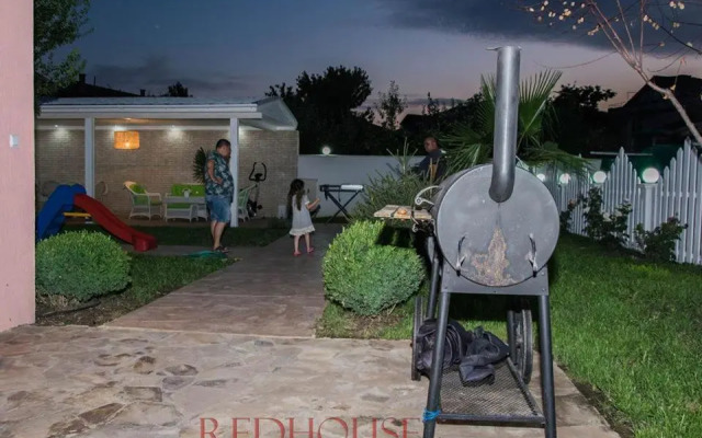 Red House Family Hotel