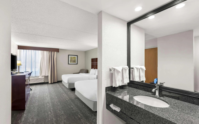 Best Western Luxbury Inn Fort Wayne