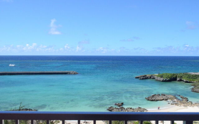 Hotel Breezebay Marina