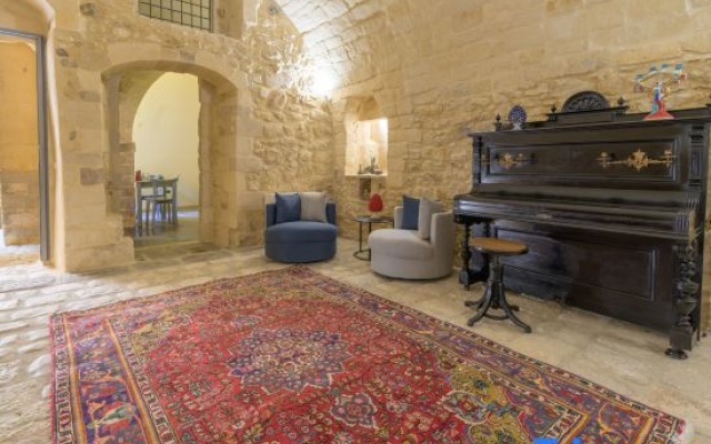 P43 Sicilian Suites