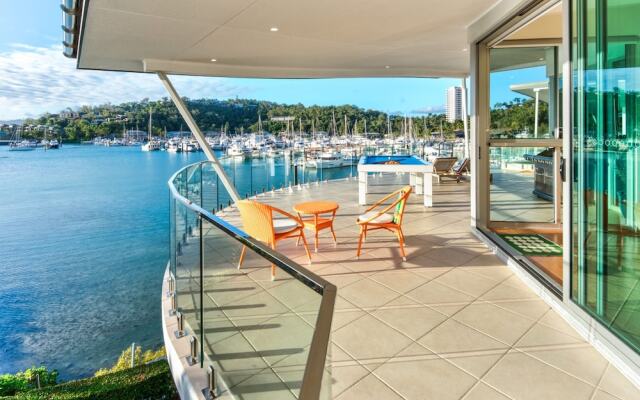 Pavillions 25 Penthouse with Marina View