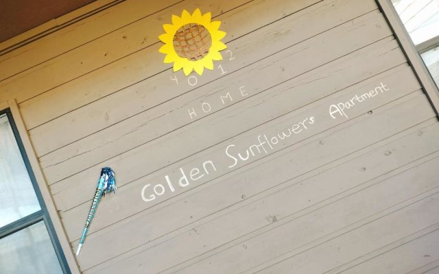 Golden Sunflower's Apartment B