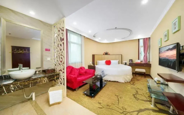 Sun Island Holiday Hotel