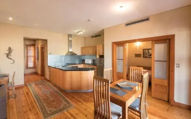 Rialto Apartment 2