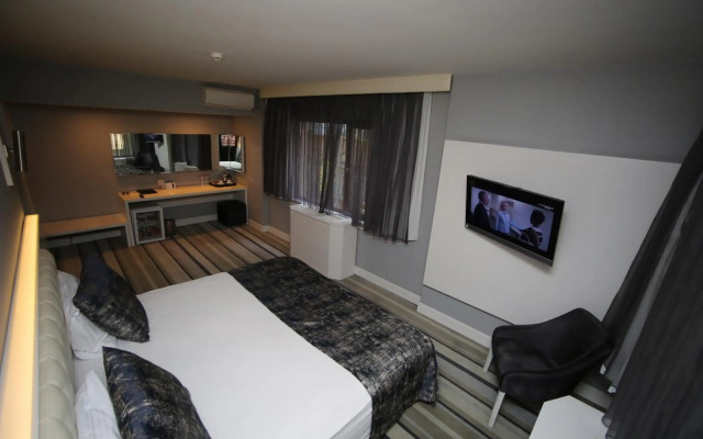 Grand Nora Hotel