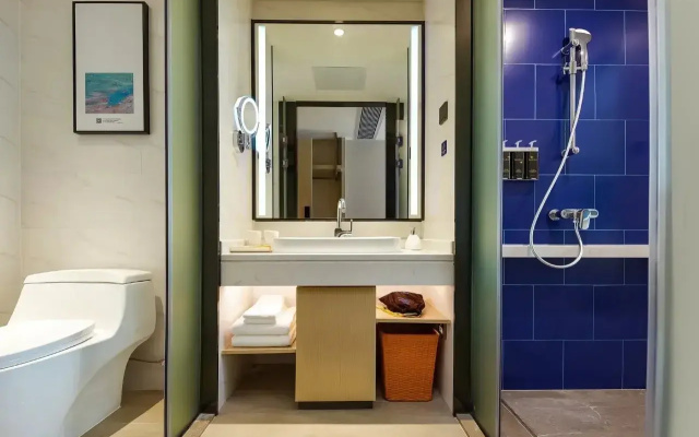 Kyriad Marvelous Hotel (Dongguan Huayang Lake University City Store)