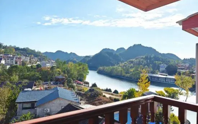 Time River View Homestay