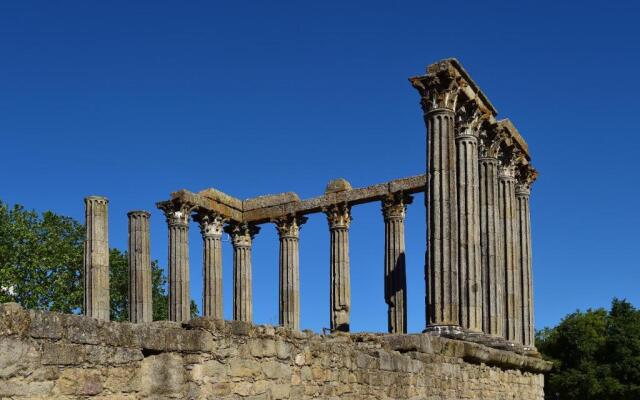 Pousada Convento de Evora - Historic Hotel