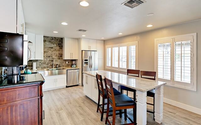 7258 E Wilshire Dr Home