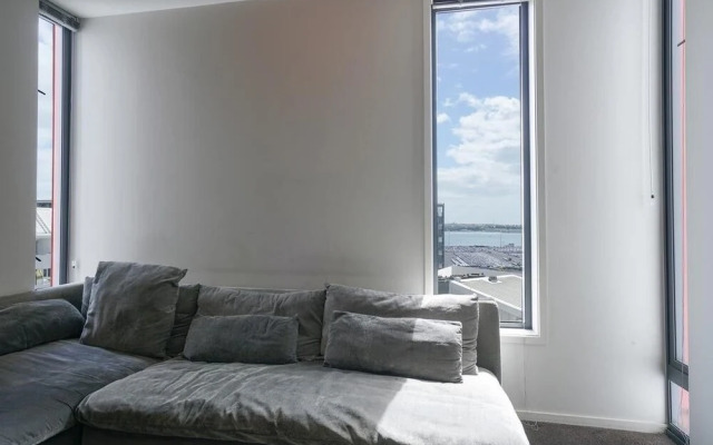 Auckland CBD Modern 2 Bedroom Apartment