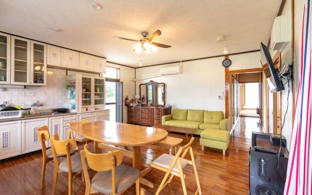 Green Beach le Island