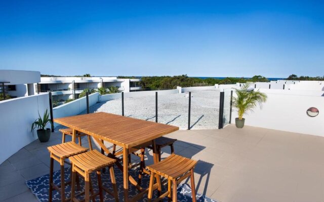 Cotton Beach Roof Top 113 With Ocean Views