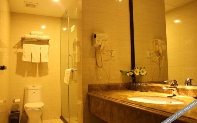 Phoenix Regalia Hotel
