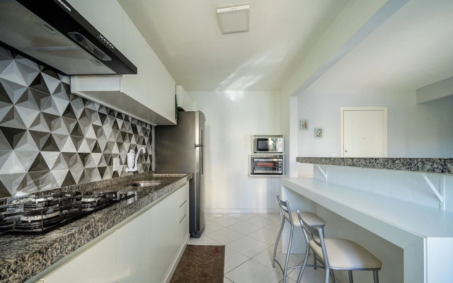 2BR apt 150m Beach Balneario Camboriu Esd143