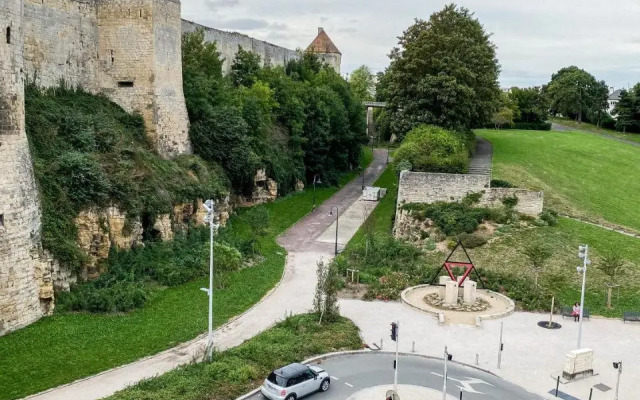 Petit studio au pied du château