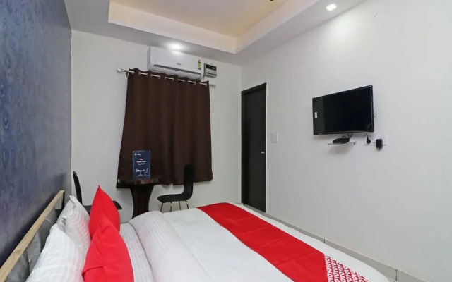OYO 22605 Hotel Redstone