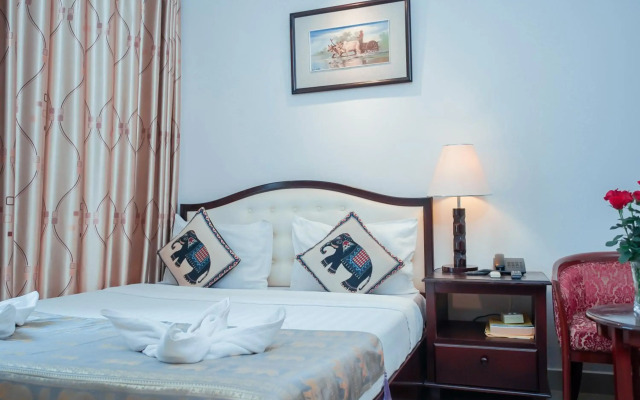 Silver Mounts Hotel