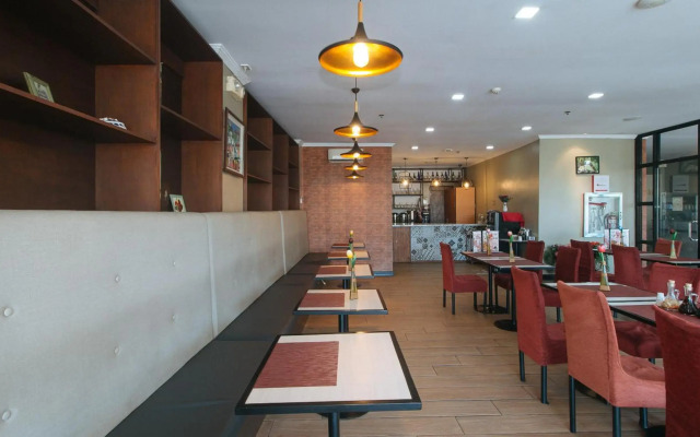 RedDoorz Plus Near Bamboo Organ Las Piñas
