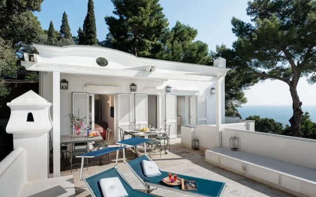 Villa Bougainvillea - Luxury Capri Villa With Views