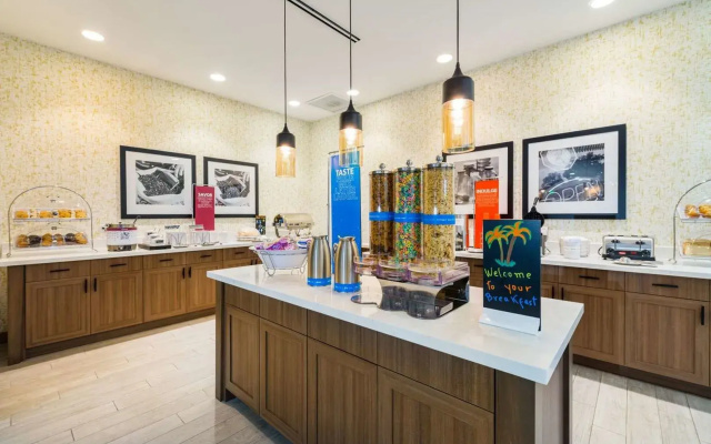 Hampton Inn & Suites Miami Wynwood Design District