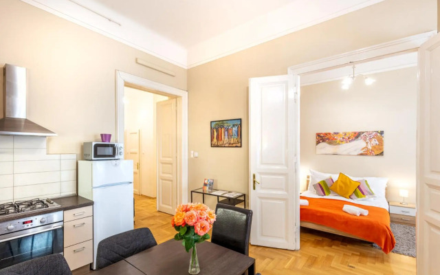 ORANGEHOMES Kalvin Sq 2 bedroom apartment