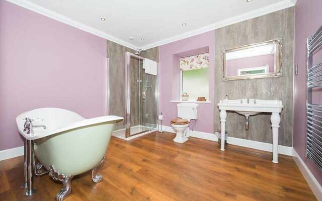 Maple Cottage With Hot Tub Near Cupar, Fife