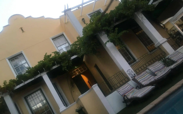 Mountain Manor Guest House & Executive Suites