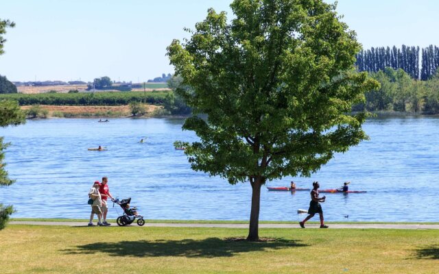 Holiday Inn Richland on the River, an IHG Hotel