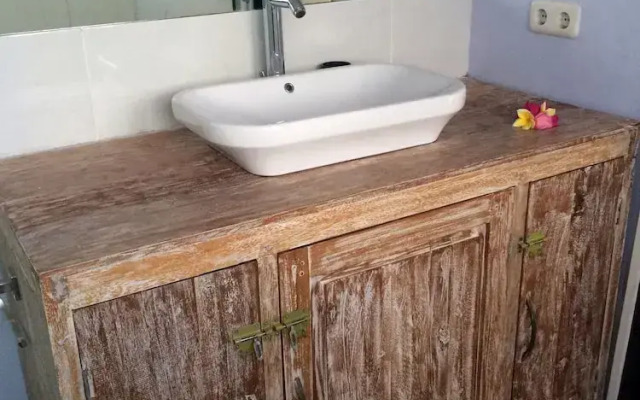 Lutwala Dive and Bungalows