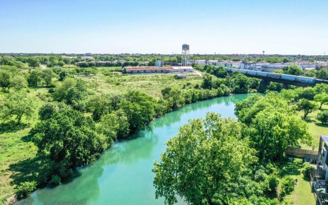 Seele Street River Retreat SS B11