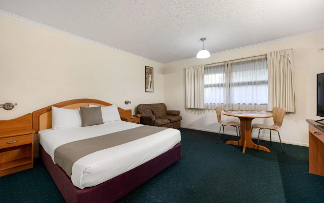 Pegasus Motor Inn and Serviced Apartments