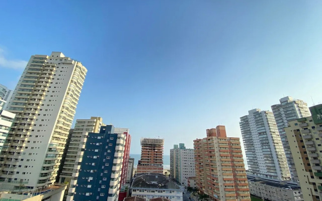 Pé na areia Canto do Forte III