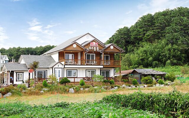 Gangneung Lakeview Pension