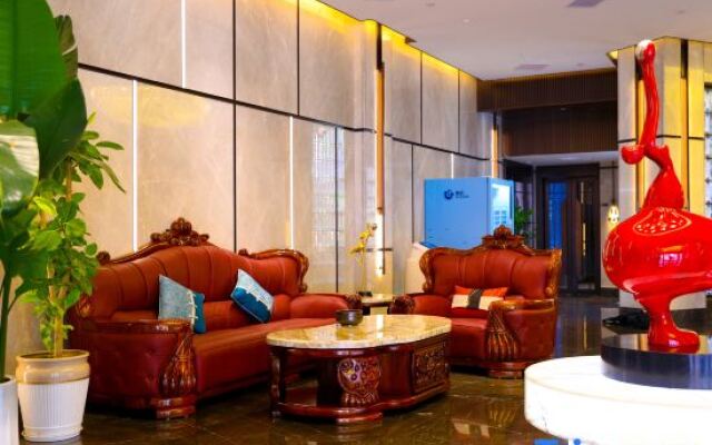 Cili Boat Autumn Hotel