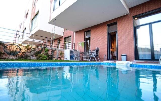 Stylish two bedroom house with private pool