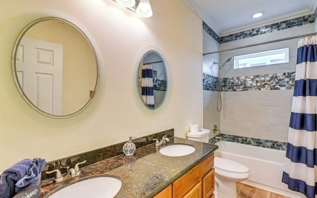 Gulf Views: Beachfront Bolivar Peninsula Escape!