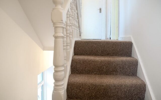 Sidney Street - Deluxe Guest Room