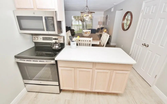 Colony Beach Club 241