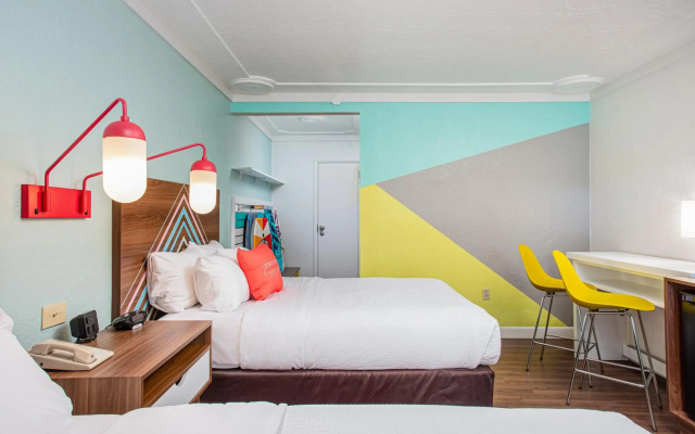 Beachside Hotel & Suites