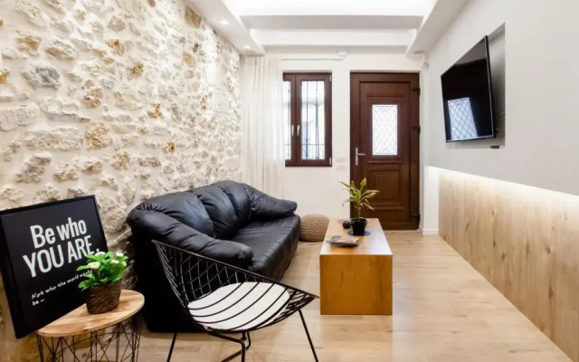 19th Century Luxury Maisonette in the Center
