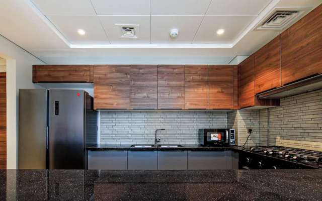 Spacious 2BR Apt Maids Elegance