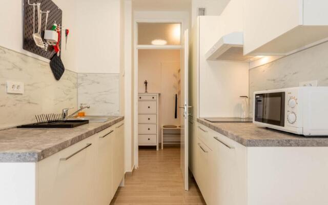 Hendrix Bridge Apartment 2