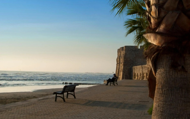 Les Palmiers Beach Hotel